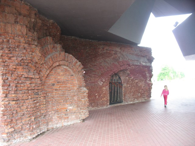 Брестская крепость - после праздника, большая фотоподборка