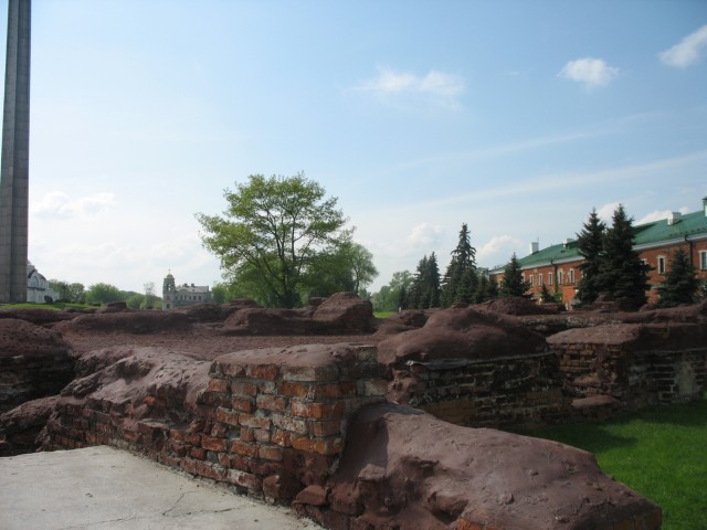 Брестская крепость - после праздника, большая фотоподборка