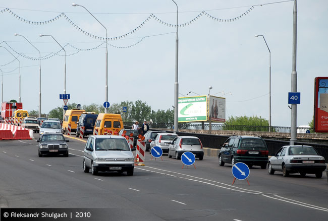 В связи с проведением дорожных работ ограничено движение по мосту на улице Ленина