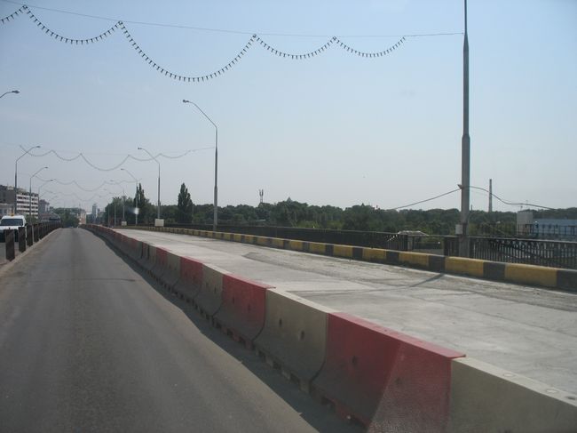Будет ли, как обещано, открыто движение по ремонтируемой части моста на ул. Ленина? Фото-вопрос