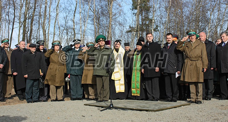 На белорусско-польской границе открыт памятник летчикам Пограничной стражи Польши
