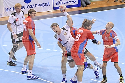 Белорусские гандболисты проиграли россиянам в квалификации чемпионата Европы