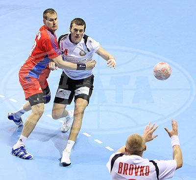 Белорусские гандболисты проиграли россиянам в квалификации чемпионата Европы