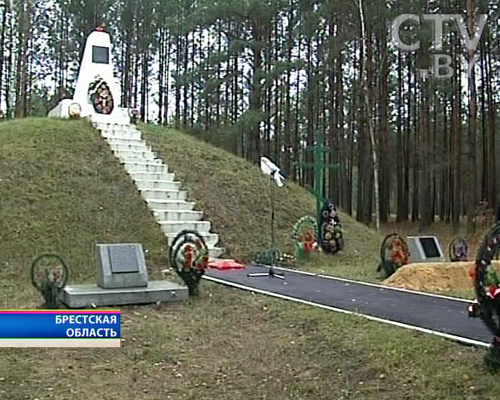 В Брестской области перезахоронены останки трех солдат (видео + текст )