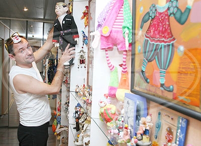 Коллекцию из более 130 клоунов собрал брестчанин у себя дома
