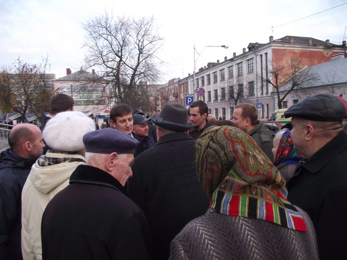 Ярослав Романчук прогулялся по городу и поговорил с жителями Бреста (фото)