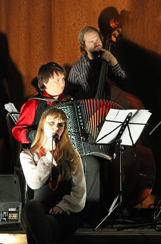 С совместной программой в Бресте выступили участники белорусско-швейцарского музыкального проекта (фото)