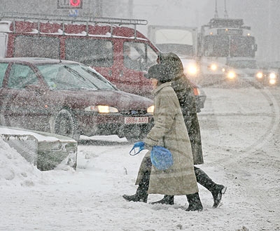 Снегопад нарушил графики движения общественного транспорта в Бресте (добавлены фото)