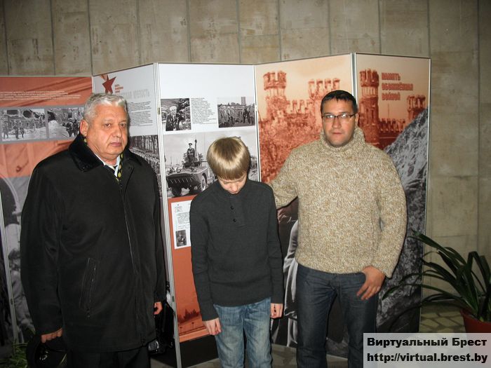Александр Котт и Алёша Копашов - на премьерном показе фильма "Брестская крепость" в город Брест