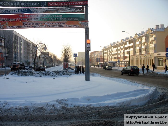 Легкий мороз, снежные заносы и пробки в городе Бресте