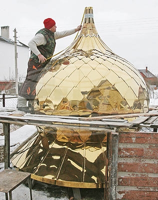 Более 50 церковных куполов изготовил брестский мастер