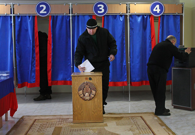 В Брестской области начали работу 947 участков для голосования