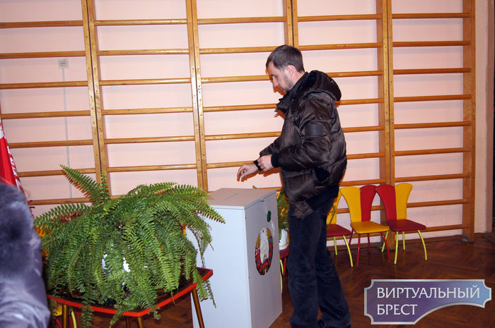 На избирательных участках завершается голосование (фото)