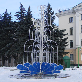 В Бресте заработал зимний фонтан