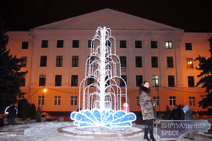 Светодиодный фонтан на площади Ленина (фото + видео)