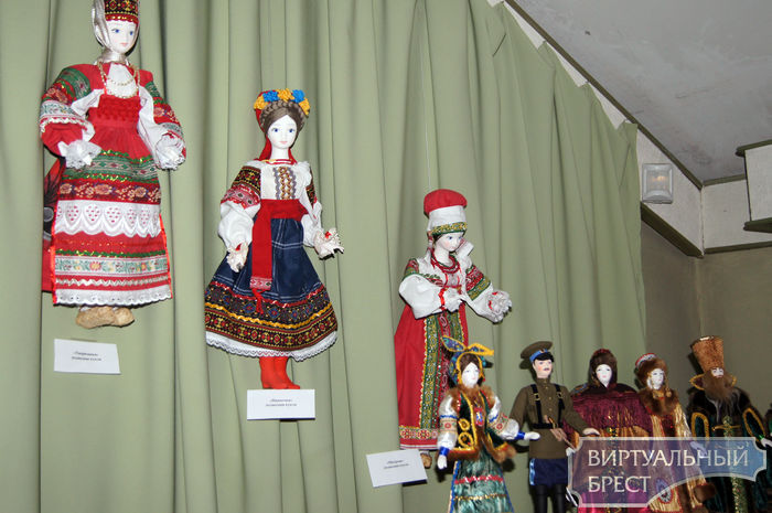 Выставка "Парад кукол" открылась в музее "Спасённые художественные ценности"
