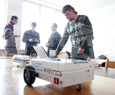 Ученые Брестского государственного технического университета разработали мобильного робота для охраны и мониторинга помещений