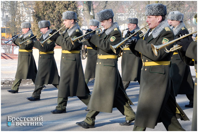 Парад на Ленина в честь дня милиции Беларуси