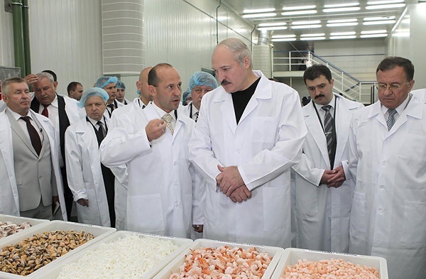 Лукашенко посетил СП «Санта Бремор» ООО (добавлены фото)