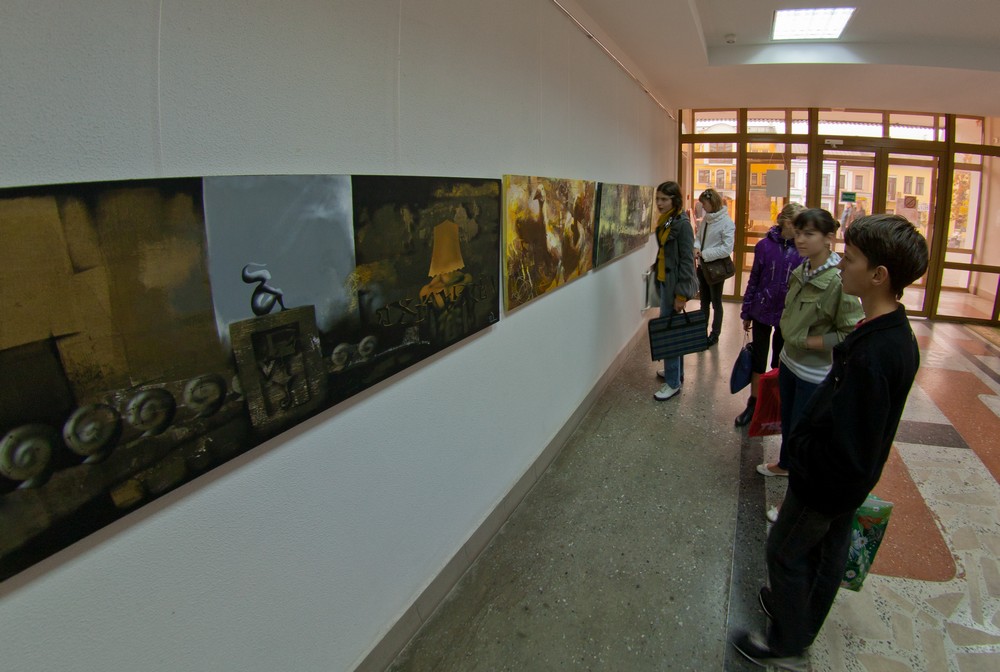 115 работ представлено на художественной выставке "Осенний салон" в Бресте