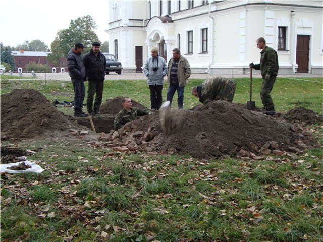В Брестской крепости при раскопках обнаружены останки нескольких воинов