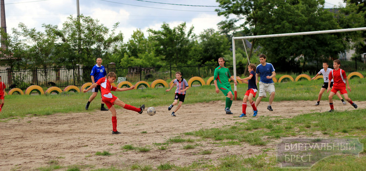 Сотрудники брестской милиции провели дружеский футбольный матч с подростками