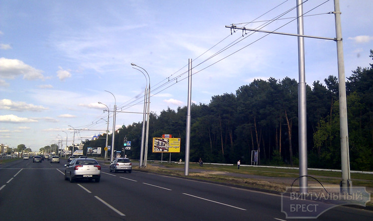 На ул. Московской идёт замена опор для троллейбусной линии