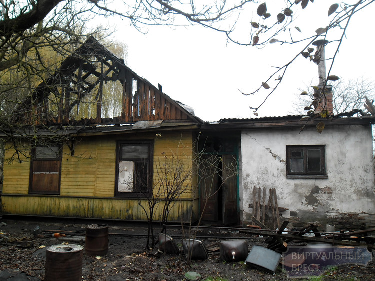 Ночью на ул. Олега Кошевого в Бресте горел дом