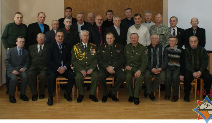 В Бресте побывал министр МЧС Владимир Ващенко и наградил спасателей