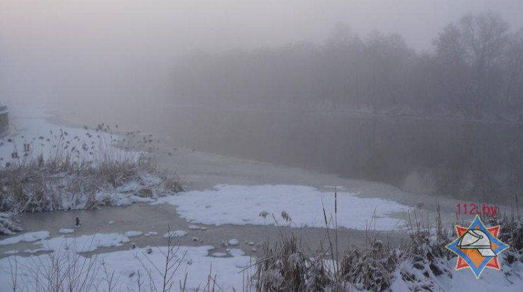 На реке Мухавец в Бресте спасен мужчина, провалившийся под лед