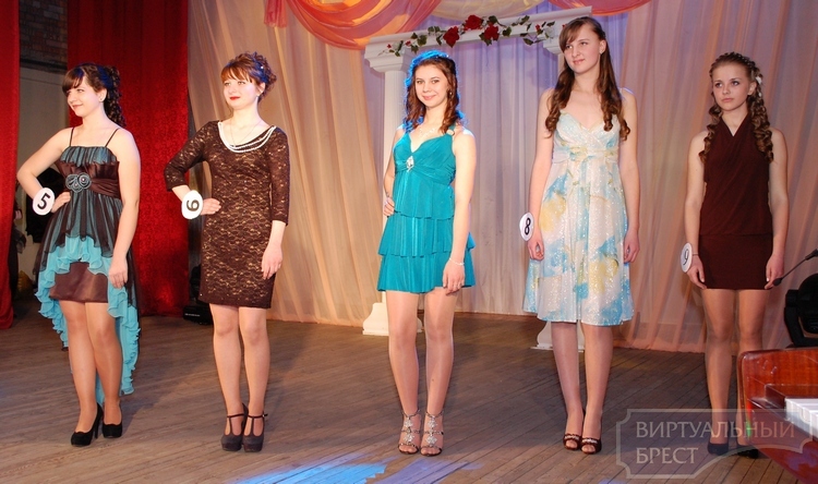На конкурсе красоты "Мисс Прибужье 2013" выбрана самая красивая девушка района