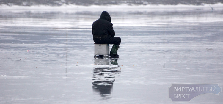 Лед на водоемах Брестской области стал небезопасным