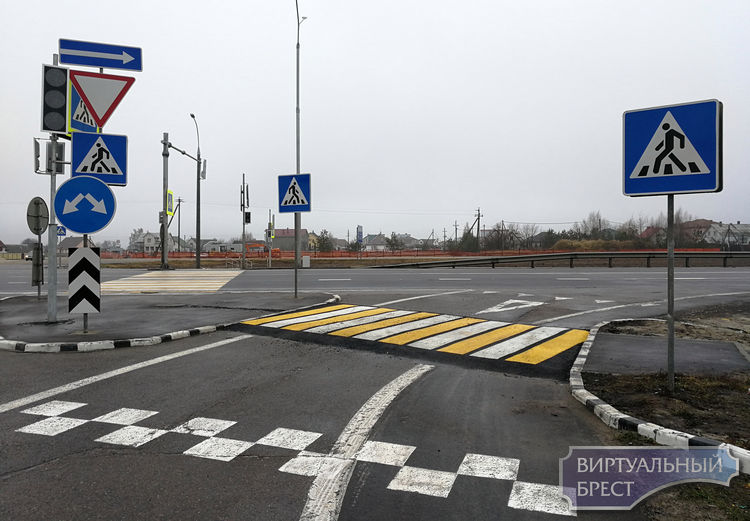 Светофорный объект на трассе М1 у деревни Тельмы-2 теперь работает "по вызову"