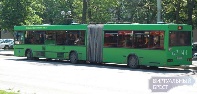 По Бресту ездит "патриотически настроенный" автобус