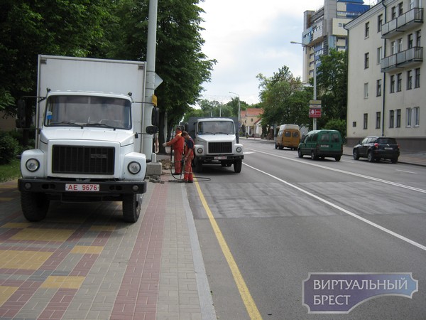 Затянувшееся перекрытие пешеходного перехода на ул Ленина представляет опасность